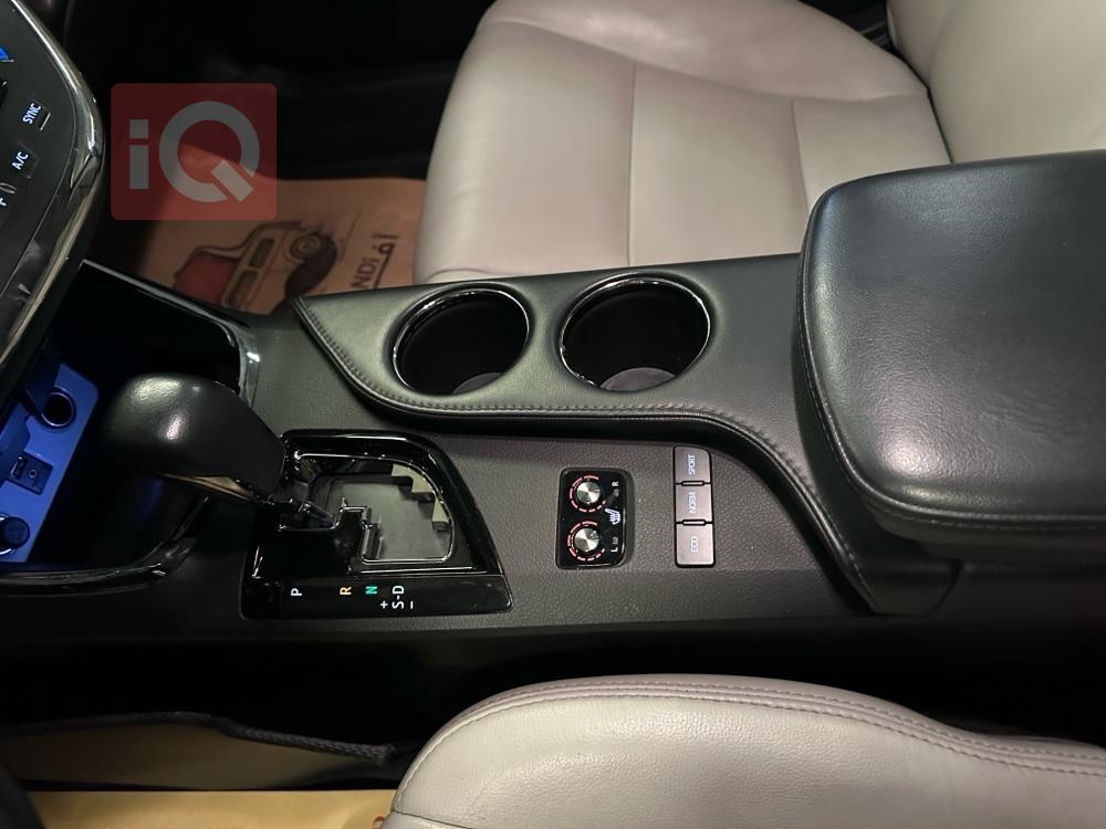 تويوتا أفالون